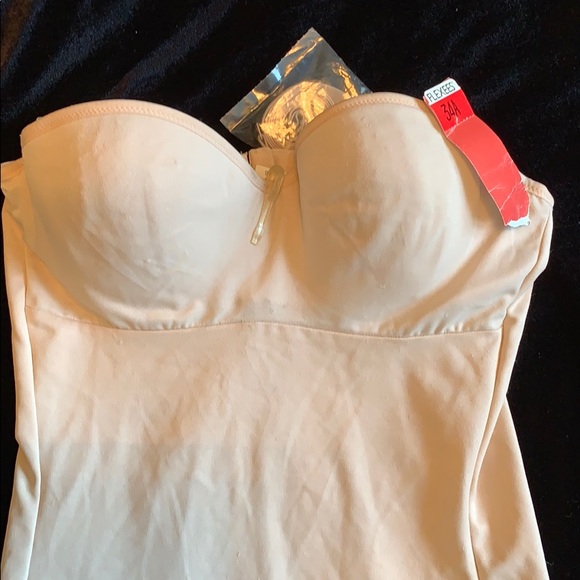 NWT new Flexees shapewear - Picture 2 of 10